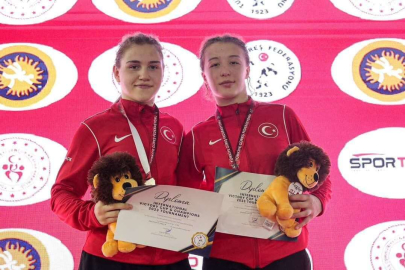 İKİ GÜREŞÇİDEN DERECE