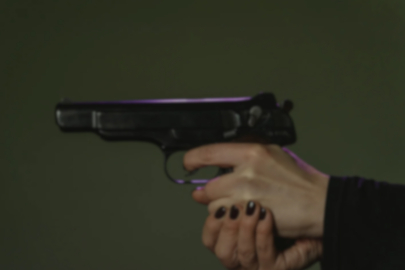 JANDARMA ARADI, RUHSATSIZ TABANCALARI BULDU!