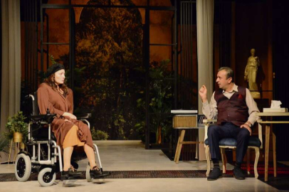 “TEK KİŞİLİK DÜET”