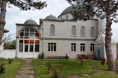 KÖYÜNÜ CENNETE ÇEVİREN ADAM