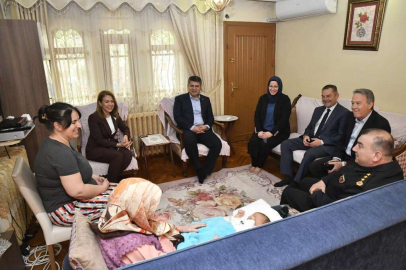 ŞEHİT ANNELERİNE GİTTİLER