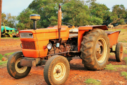 BİSİKLET TRAKTÖRE ÇARPTI