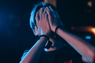 UYUYAKALDI TELEFONU ÇALINDI