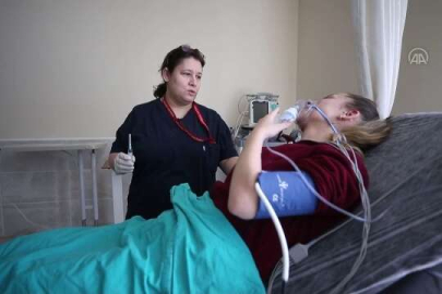 ACİL SERVİSİN HEMŞİRE ÇİFTİ, HASTALARA ŞİFA DAĞITIYOR