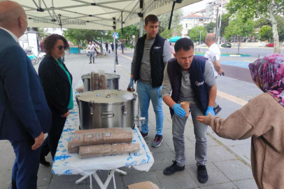 TÜRK MUTFAĞI HAFTASI'NDA SOKAK SOKAK ÇORBA DAĞITTILAR