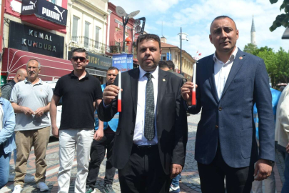 SANDIĞA KIRMIZI DİPLİ MUMLA DAVET