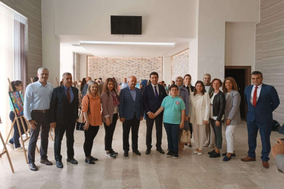 ORTAOKUL ÖĞRENCİLERİ TARAFINDAN RESİM SERGİSİ AÇILDI