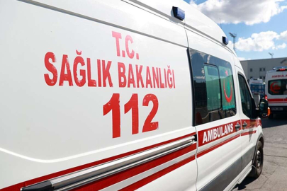 ARAÇLA DUVAR ARASINA SIKIŞTI