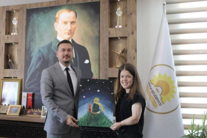 BALKAN’A TABLO HEDİYE ETTİ