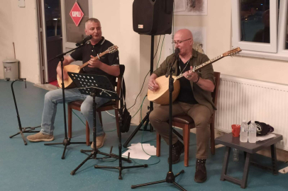 TÜRKÜLERLE YAZA MERHABA DEDİLER