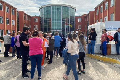 VELİLER SINAVA GİREN ADAYLAR KADAR HEYECANLI