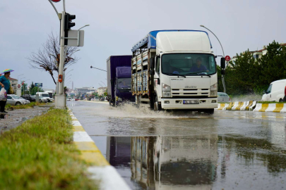 SAĞANAK HIZINI KESMEDİ
