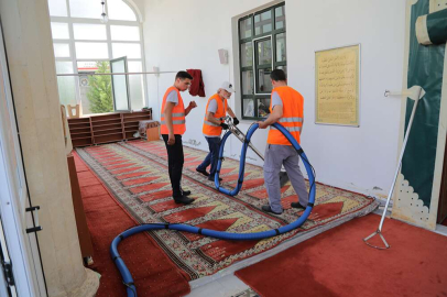 CAMİLERDE BAYRAM TEMİZLİĞİ