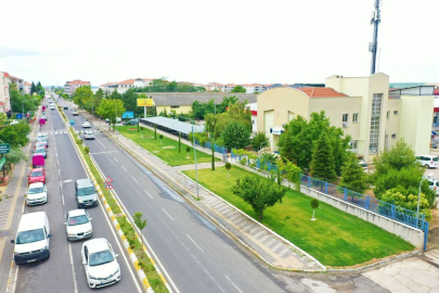 KENTİ YEŞİLE DÖNDÜRMEYE DEVAM EDİYOR