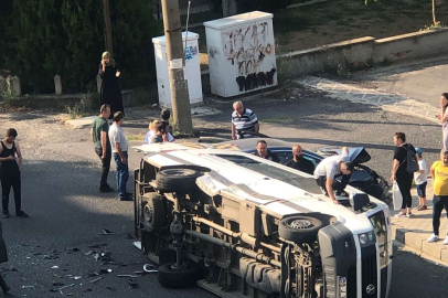 OTOMOBİLLE İŞÇİ SERVİSİ ÇARPIŞTI