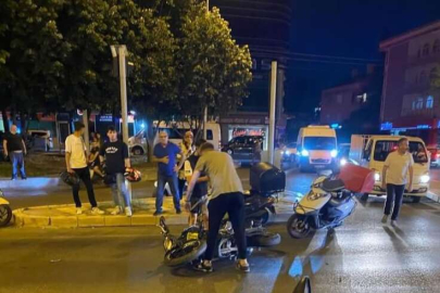 MOTO KURYELER ÇARPIŞTI: 2 YARALI