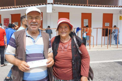 GÜREŞ SEVDALISI ÇİFT 20 YILDIR KIRKPINAR'DAN VAZGEÇEMİYOR