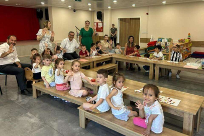 MİNİK ÖĞRENCİLER EĞLENEREK ÖĞRENİYORLAR