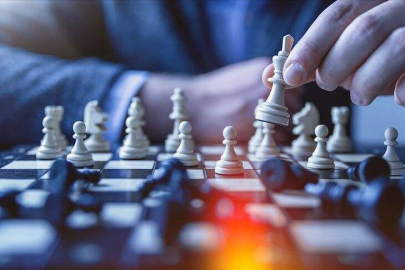 ÖDÜLLÜ SATRANÇ TURNUVASI