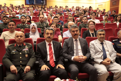 "TÜRKİYE YÜZYILININ KAHRAMANLARI" KONFERANSI YAPILDI