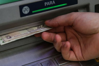 ÇALINTI KİMLİKLE KREDİ ÇEKMİŞLER