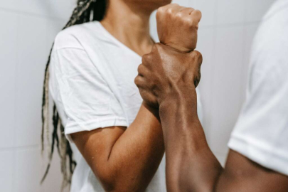 TUVALETTE KAPI TARTIŞMASI