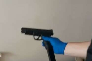 RUHSATSIZ SİLAH ELE GEÇİRİLDİ