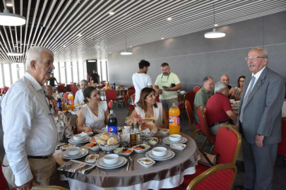 ALBAYRAK KÖŞE YAZARLARIYLA BİR ARAYA GELDİ