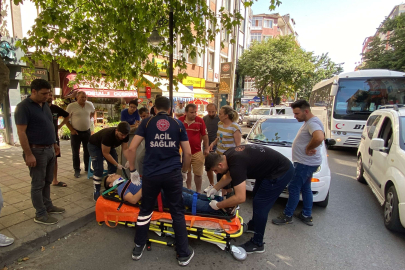 KARŞIYA GEÇMEK İSTEYEN ÇOCUĞA ARABA ÇARPTI