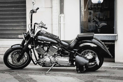 MOTOSİKLETİ ÇALINDI