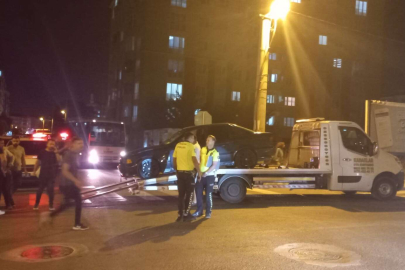 GÖZLERİ GÖRMEYEN ADAMA OTOMOBİL ÇARPTI