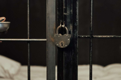 KİRACISIYLA KARAKOLLUK OLDU