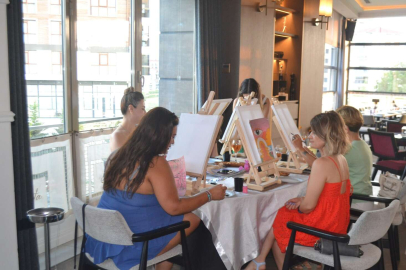 SANAT İLE SOSYALLEŞTİLER