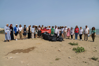 TEKİRDAĞ’LI ÖĞRENCİLER SAHİLİ TEMİZLEDİ