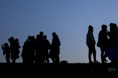 38 DÜZENSİZ GÖÇMEN YAKALANDI