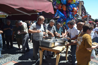 ESNAFTAN AŞURE İKRAMI