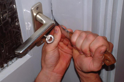 EVİNE HIRSIZ GİRDİ