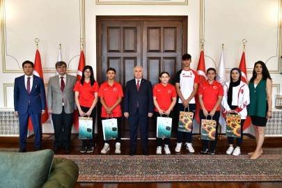 DERECEYE GİREN ÖĞRENCİLERİ KABUL ETTİ