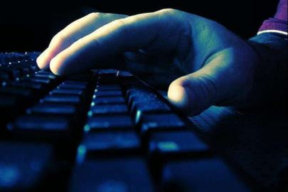 SOSYAL MEDYADAN HAKARET