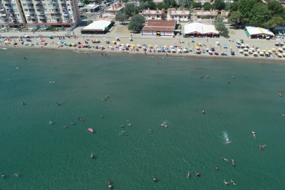 SICAKTAN BUNALANLAR SAHİLLERDE SERİNLİYOR