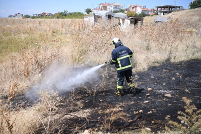 KEŞAN’DA OTLUK ALANDA YANGIN
