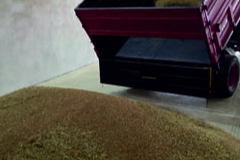 DEPOSUNDAN BUĞDAYI ÇALINDI