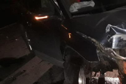 TAMİR İÇİN DURAN ARACA ÇARPTI