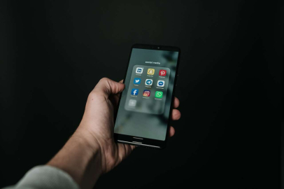 UYKUDAYKEN TELEFONU ÇALINDI