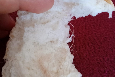 EKMEĞİN İÇİNDEN BİR AVUÇ ÇUVAL İPİ ÇIKTI