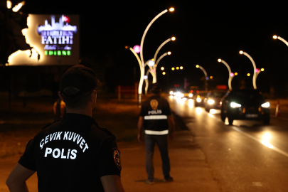 454 DÜZENSİZ GÖÇMEN YAKALANDI