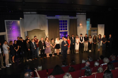 TEKİRDAĞ ŞEHİR TİYATROSU SEZONU AÇTI