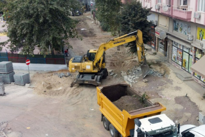 ÇORLU’DA YOL VE KALDIRIM ÇALIŞMALARI SÜRÜYOR