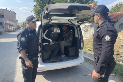 EDİRNE'DE POLİS KOVALAMACASI SONUCU 5 GÖÇMEN YAKALANDI