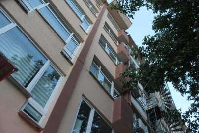 DÜŞEN ŞAHSIN HAYATİ TEHLİKESİ SÜRÜYOR